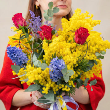 Bouquet Mimose, Rose Rosse e Giacinti – Festa della Donna | Consegna Torino
