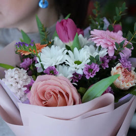 Bouquet con Rose, Gerbere e Tulipani | Consegna a Torino Emozioni