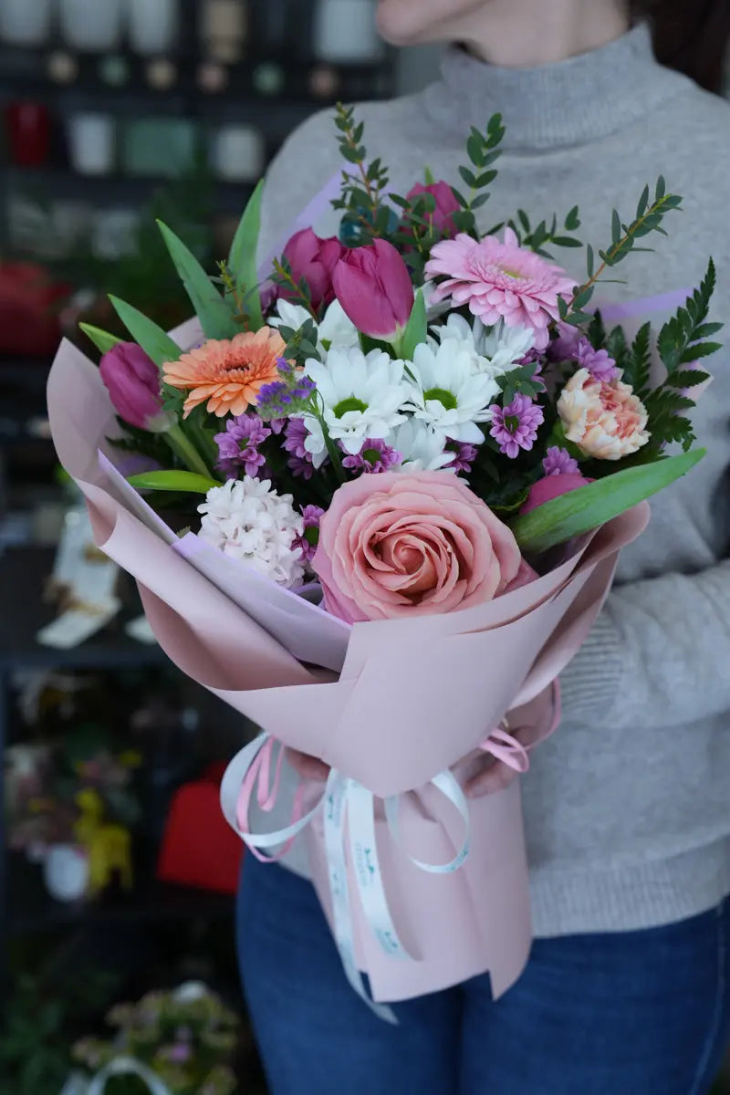 Bouquet con Rose, Gerbere e Tulipani | Consegna a Torino Emozioni