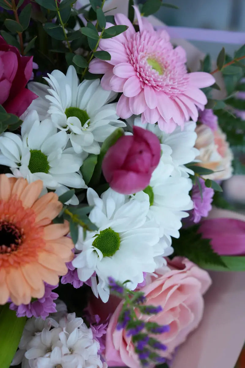 Bouquet con Rose, Gerbere e Tulipani | Consegna a Torino Emozioni