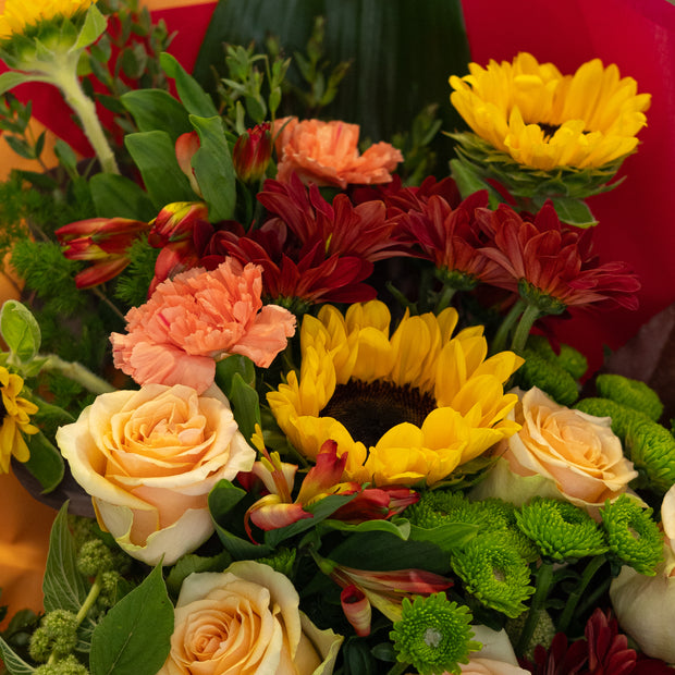 Bouquet Colorato con Girasoli, Rose Pesca e Garofani | Consegna a Torino