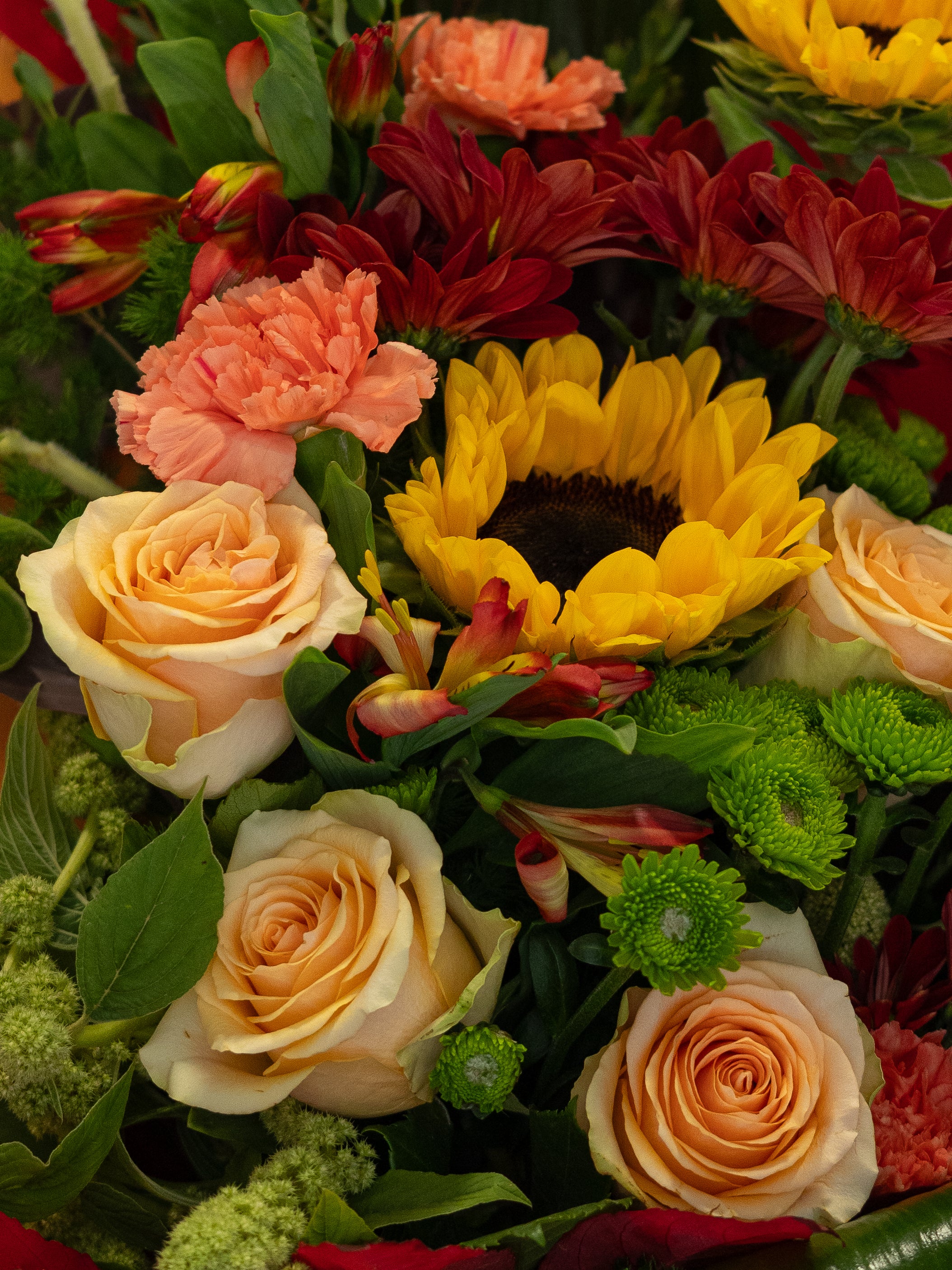 Bouquet Colorato con Girasoli, Rose Pesca e Garofani | Consegna a Torino