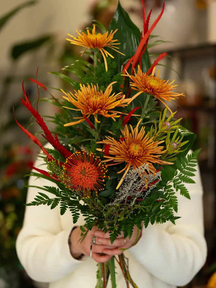 Bouquet con Crisantemi Arancio e Fiori di Stagione | Consegna a Torino Emozioni