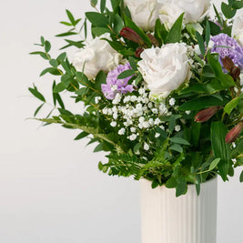 Bouquet con Rose Bianche, Garofani Lilla e Gypsophila | Consegna a Torino Emozioni