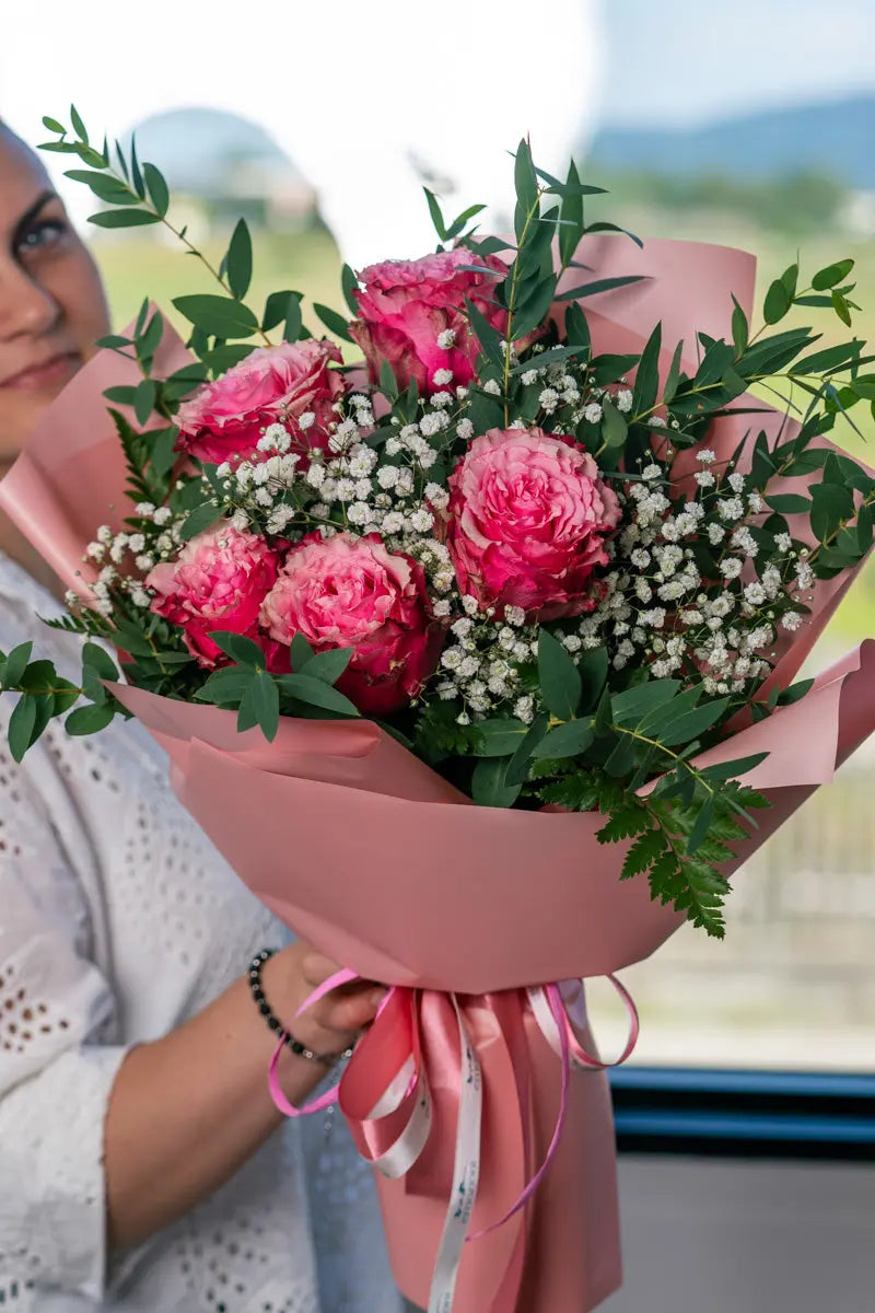 Bouquet di Rose Rosa e Gypsophila | Consegna a Torino Emozioni