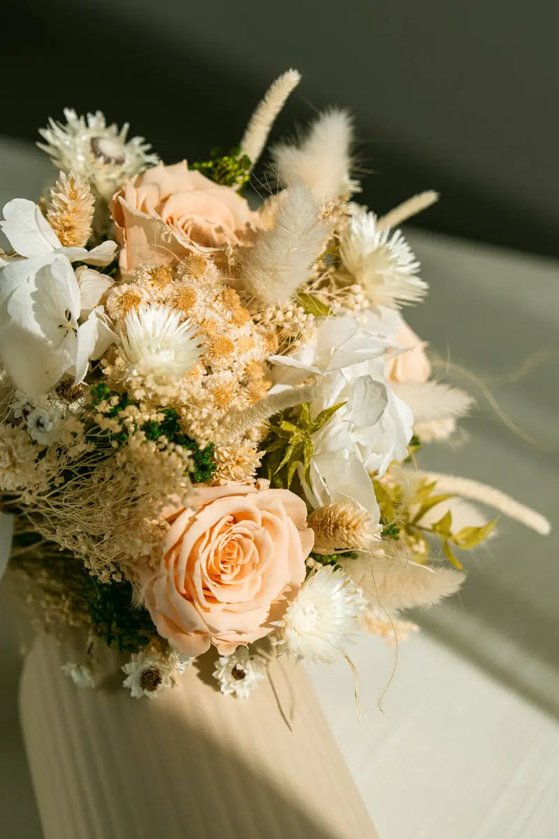 Bouquet di Fiori stabilizzati e Secchi in Toni Naturali | Eleganza Senza Tempo Emozioni