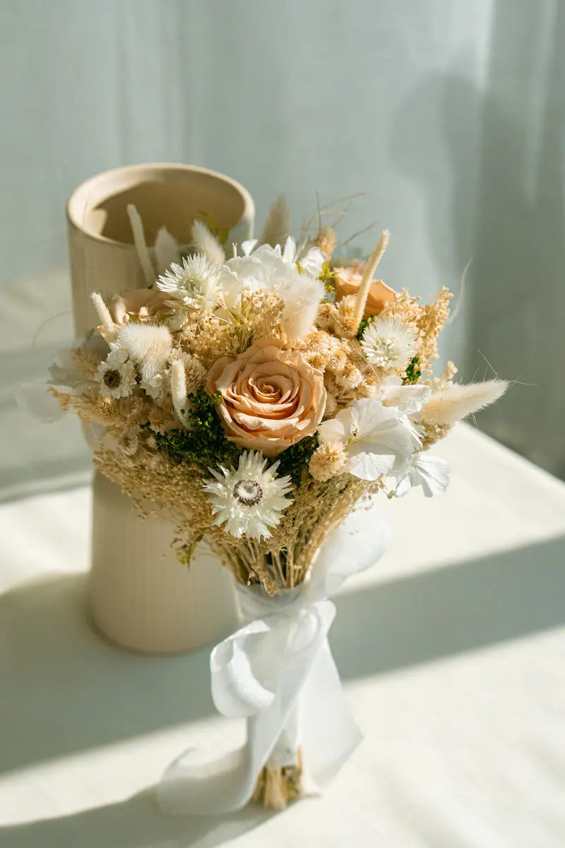 Bouquet di Fiori stabilizzati e Secchi in Toni Naturali | Eleganza Senza Tempo Emozioni