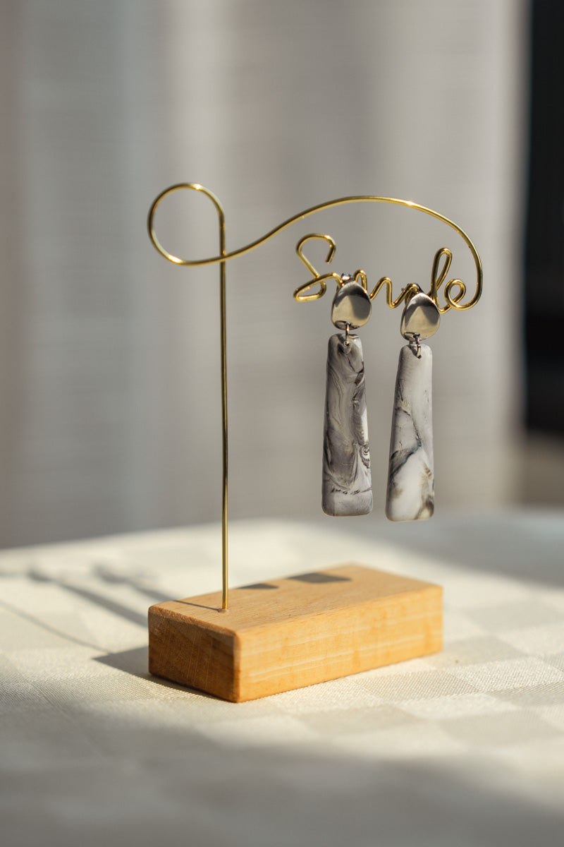 Orecchini Effetto Marmo Grigio – Forma Allungata | Clay Design