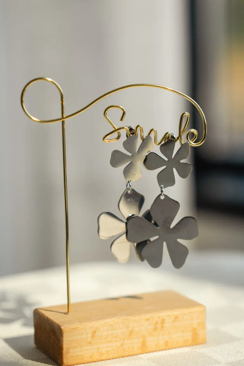Orecchini Pendenti Fiore – Argento Satinato | Clay Design Emozioni