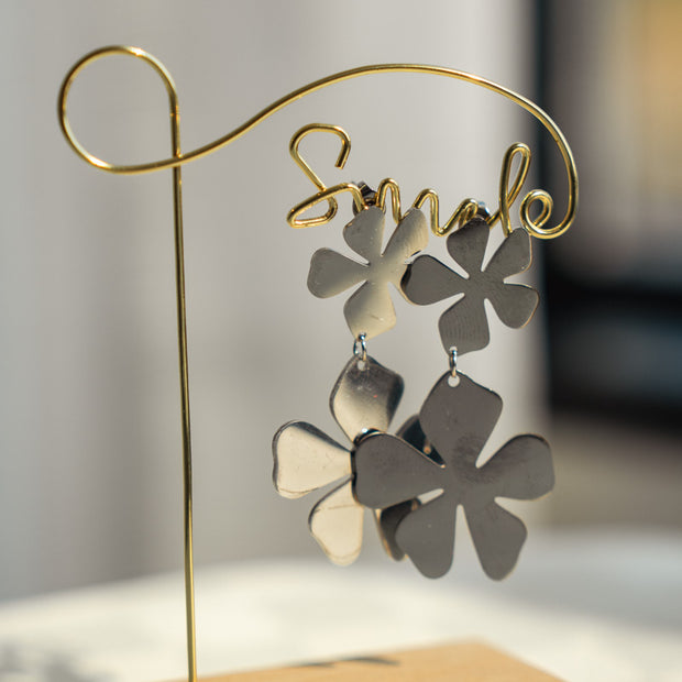 Orecchini Pendenti Fiore – Argento Satinato | Clay Design
