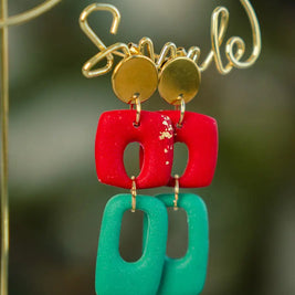 Orecchini artigianali bicolor – Rosso e verde acqua in argilla Emozioni