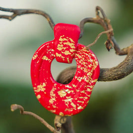Orecchini rossi opachi – Design scultoreo handmade in argilla Emozioni
