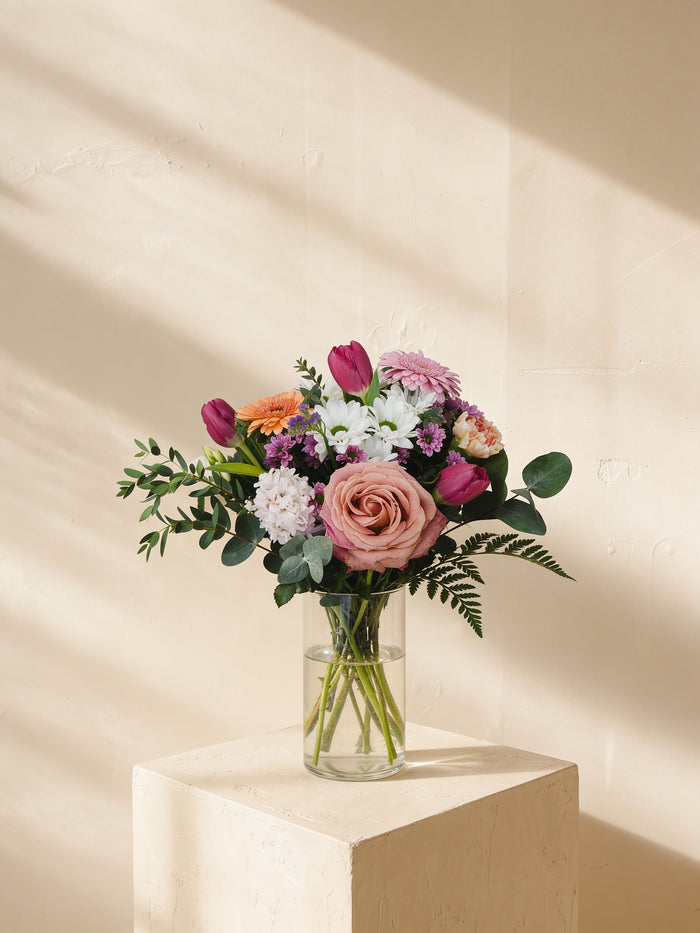 Antologia, rose gerbere e tulipani nel vaso — Emozioni Fiori Torino