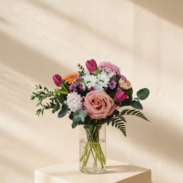 Antologia, rose gerbere e tulipani nel vaso — Emozioni Fiori Torino