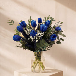 Ninfeo, tulipani blu nel vaso — Emozioni Fiori Torino