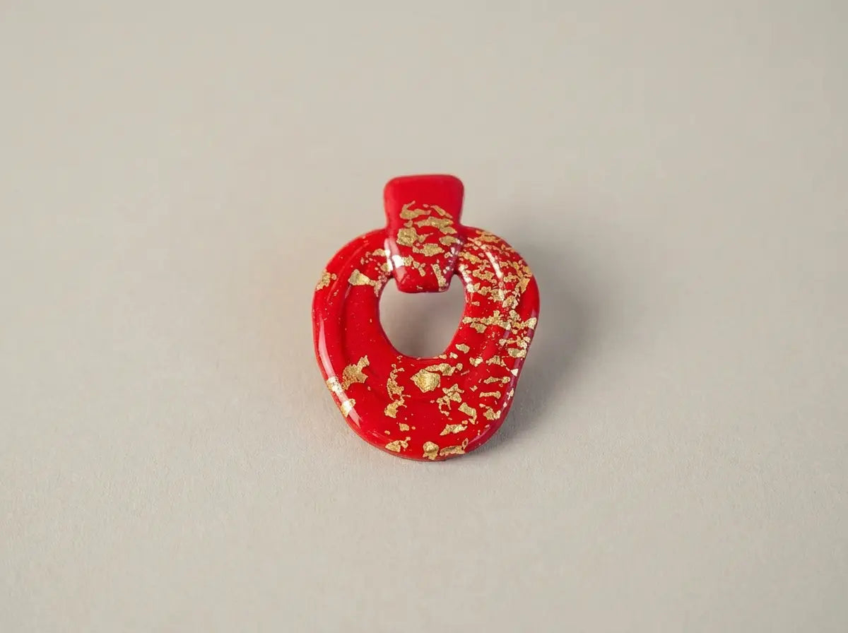 Orecchini rossi opachi – Design scultoreo handmade in argilla Emozioni