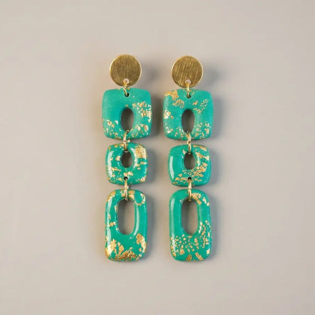 Orecchini verdi con foglia oro – Gioielli artigianali in argilla Emozioni