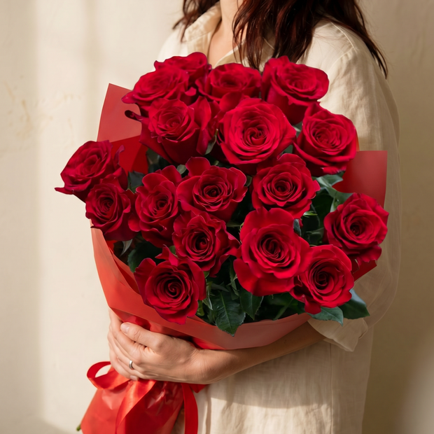 Mazzo di Rose Rosse a Gambo Lungo | Consegna a Torino