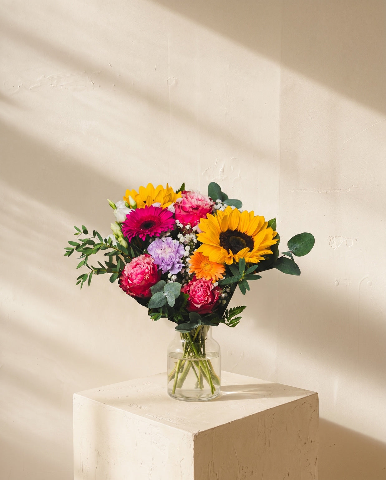 Frascheta, girasoli gerbere e rose nel vaso — Emozioni Fiori Torino