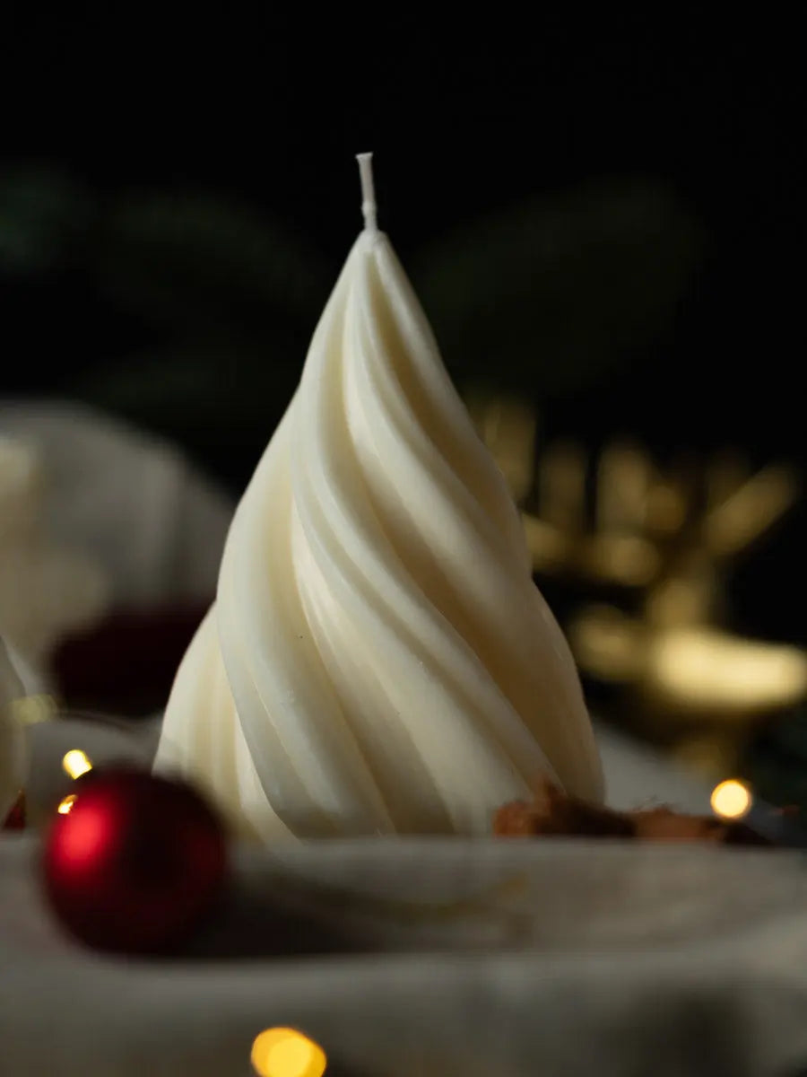 Candela Albero di Natale in Cera di Soia – Edizione Artigianale Emozioni