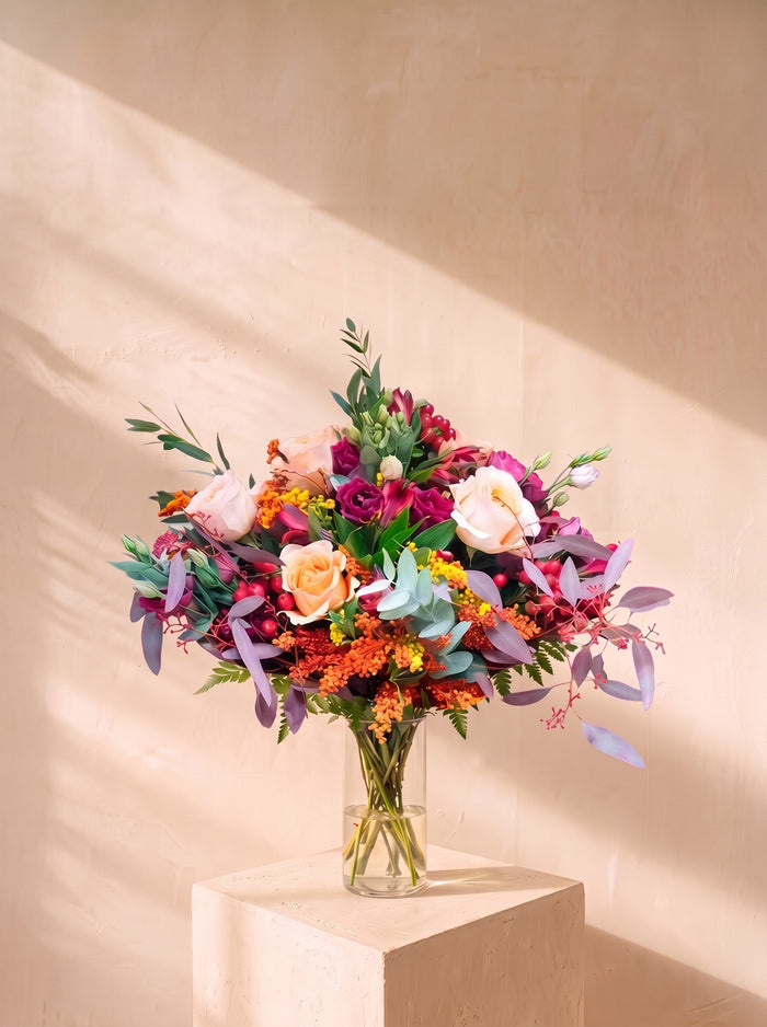 Brughiera, rose pesca e lisianthus nel vaso — Emozioni Fiori Torino