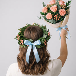 Set corona e bouquet di laurea con bacche rosa di hypericum — Emozioni Torino