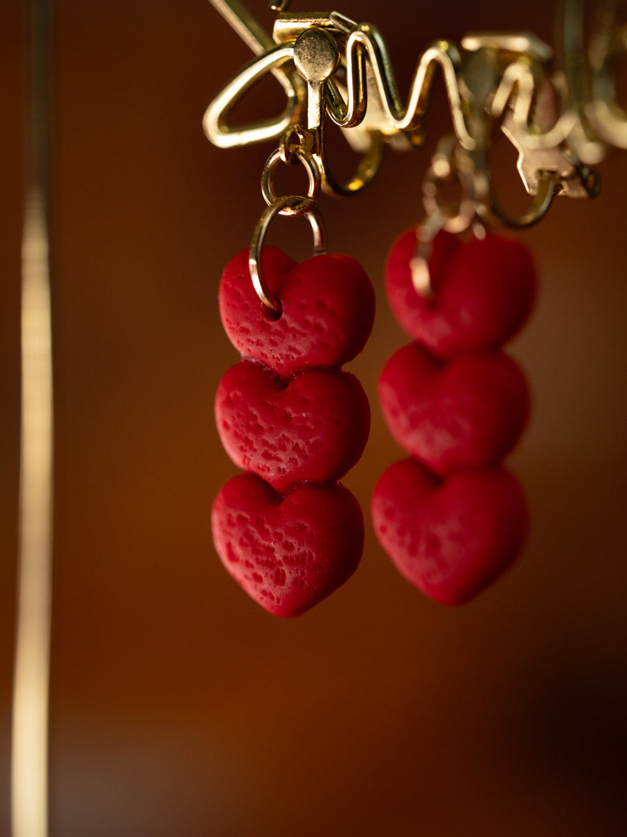 Orecchini Pendentini Cuori Rossi in Argilla | Clay Design