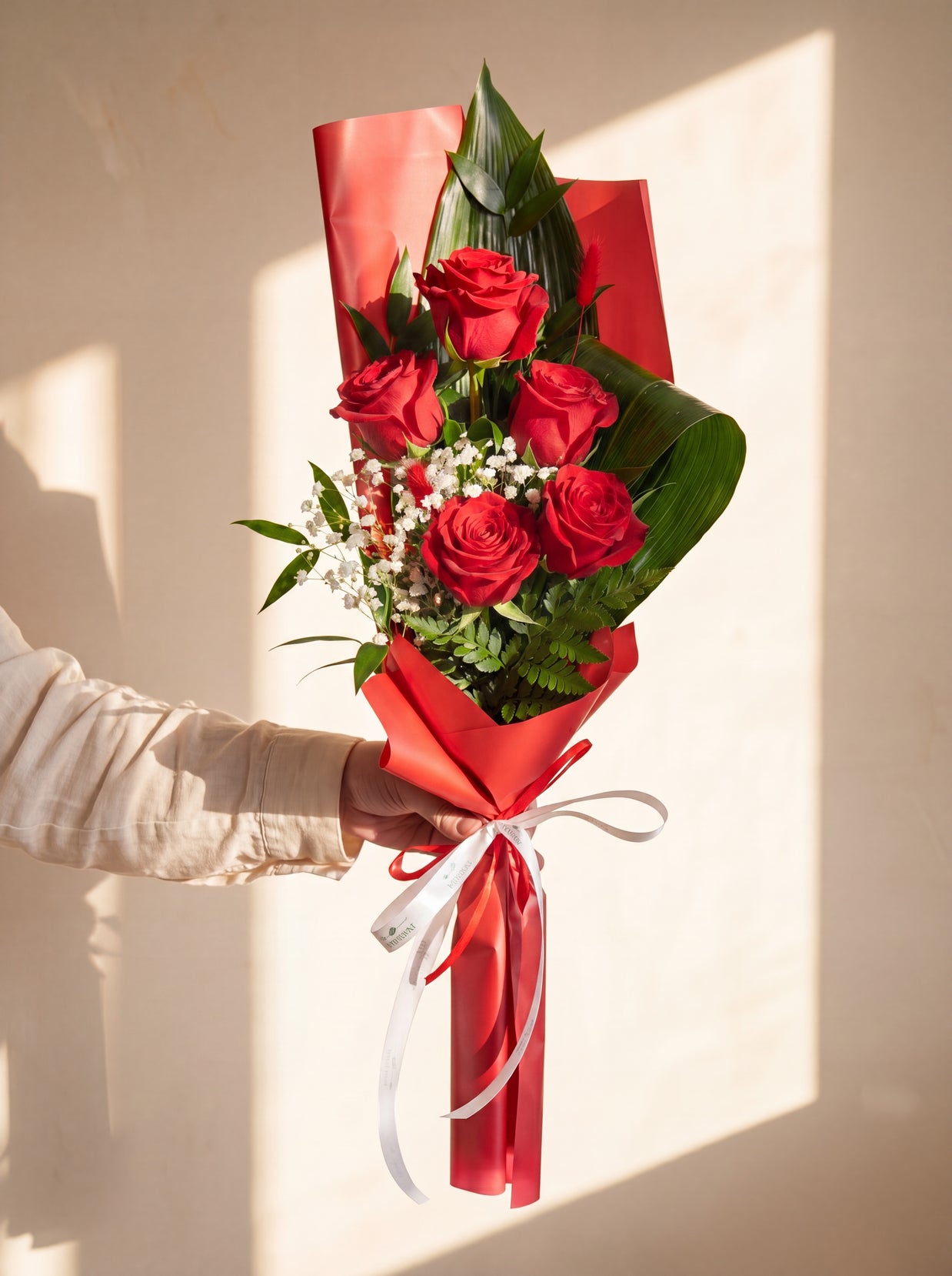 Rose rosse confezionate, 5 rose — Torino