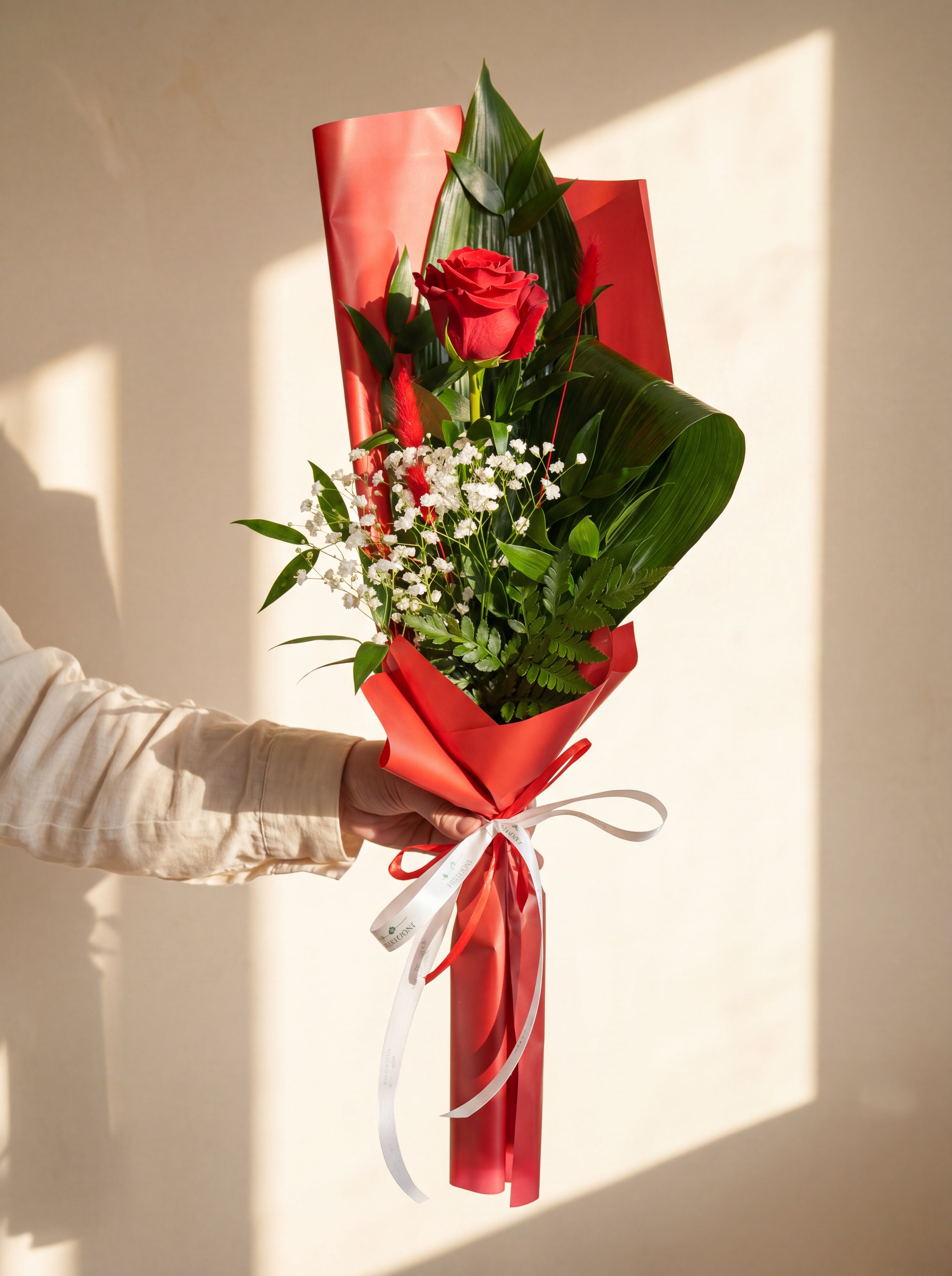 Rosa rossa singola confezionata — Emozioni Fiori Torino