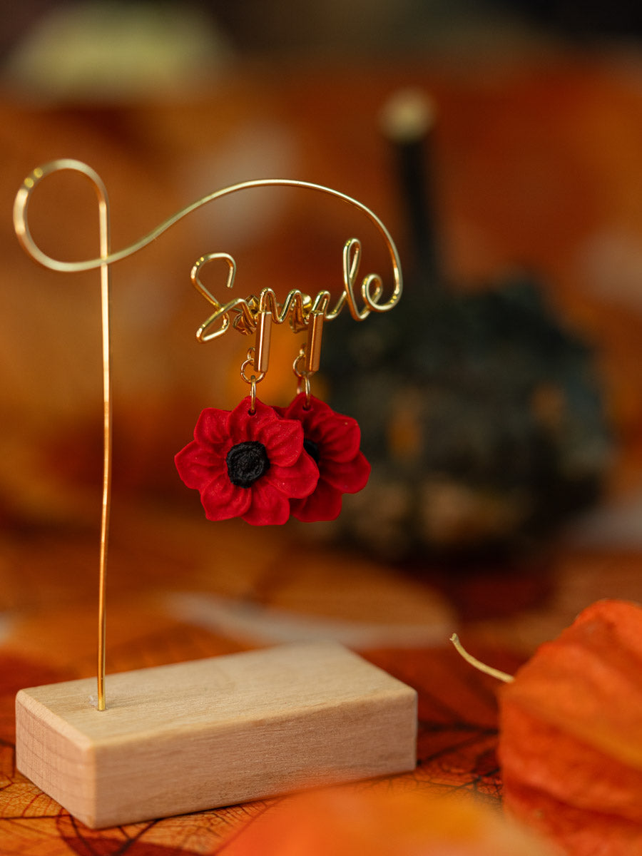 Orecchini Fiore Rosso in Argilla – Artigianali e Leggeri | Clay Design