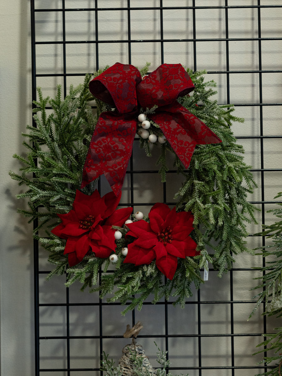 Ghirlanda Natalizia Artigianale – Decorazioni Rosse & Bacche