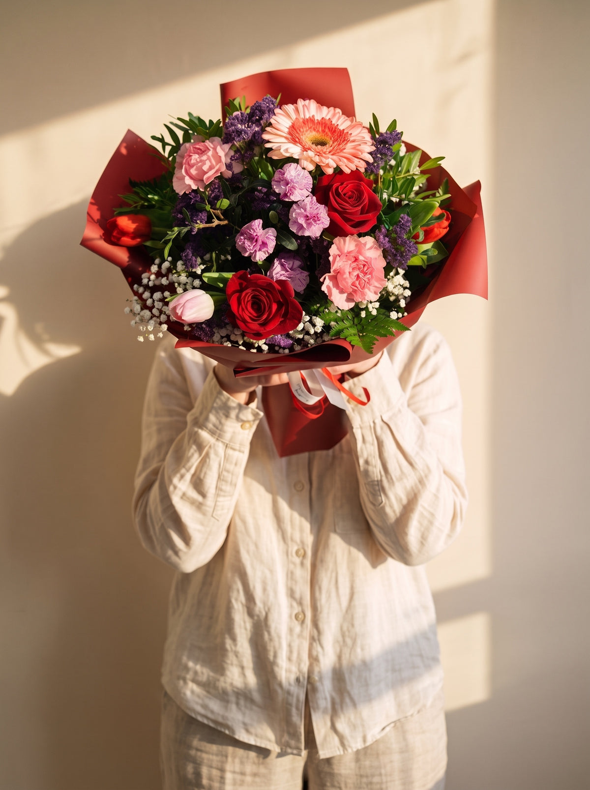 Giardinetto, bouquet con rose rosse, gerbera e garofani — consegna a Torino