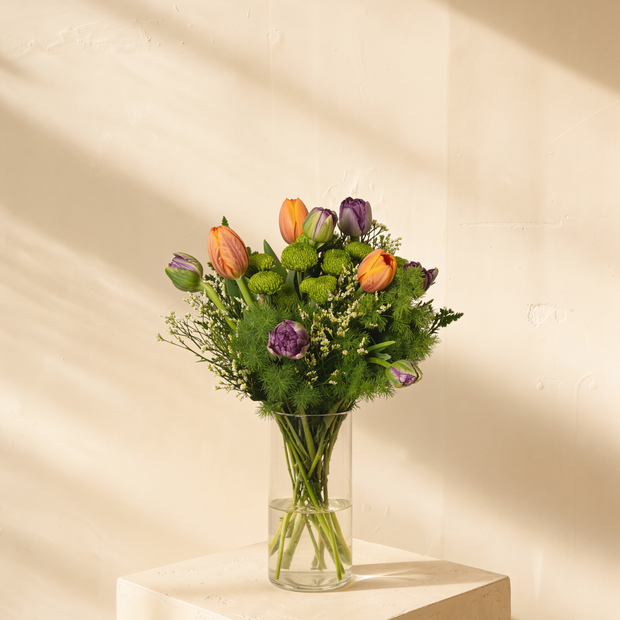 Mazzo di fiori con Tulipani Arancio e Lilla e Santini Verdi | Consegna a Torino
