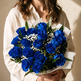 Voliera, mazzo di 18 rose blu con gypsophila — Emozioni Fiori Torino