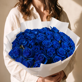 Mazzo di 50 rose blu con carta bianca — Emozioni Fiori Torino