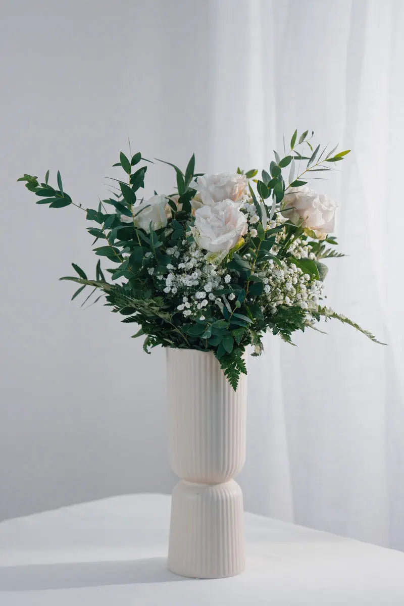 Bouquet con Rose Bianche e Gypsophila | Consegna a Torino Emozioni