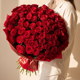 Mazzo di 100 rose rosse — Emozioni Fiori Torino