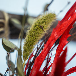 Cuore di Fiori Secchi Rossi | Elegante Decorazione Artigianale